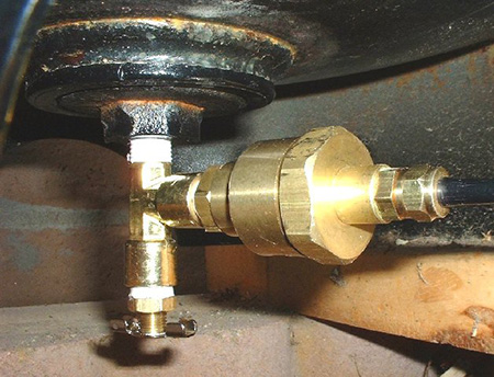 Air compressor automatic drain valve